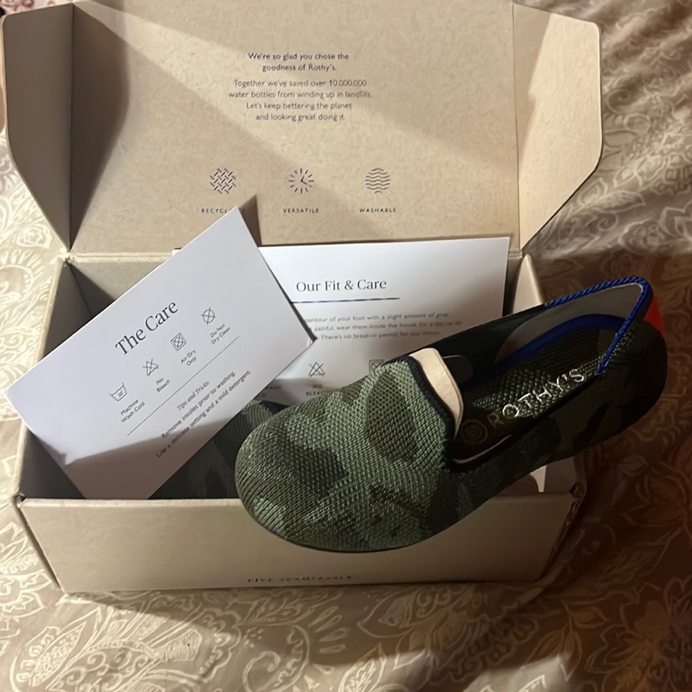 Kids size 10 Rothy’s camp loafers